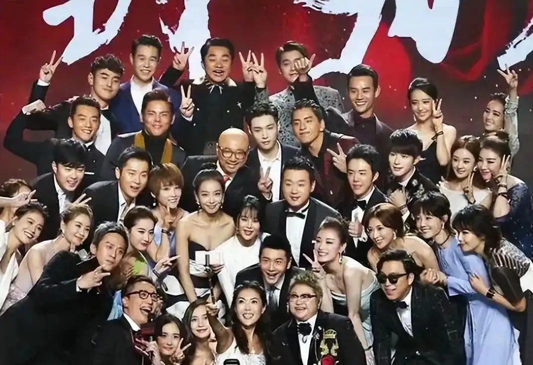 娱乐圈专一男明星_娱乐圈之一见钟情_专一帅气男明星