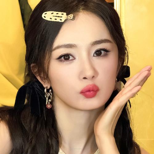 喝水照片卡通图片_女明星喝水的图片_明星喝水的图片