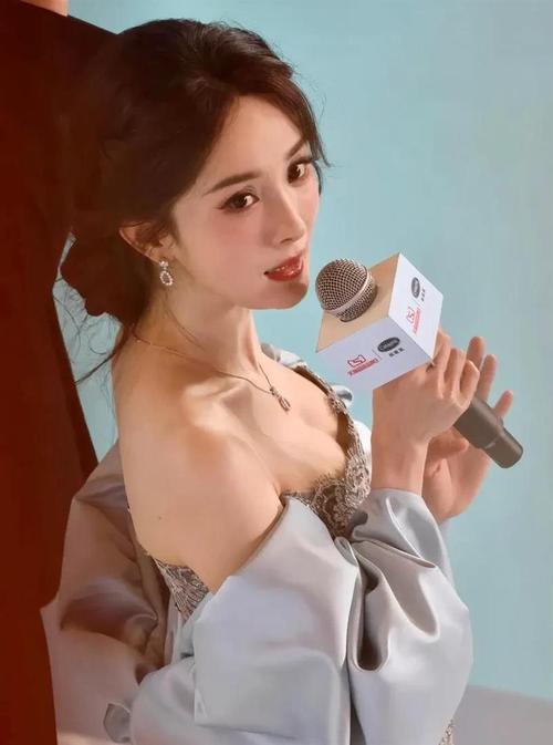 娱乐圈小奶团_娱乐圈谁的奶头最大_娱乐圈好胸