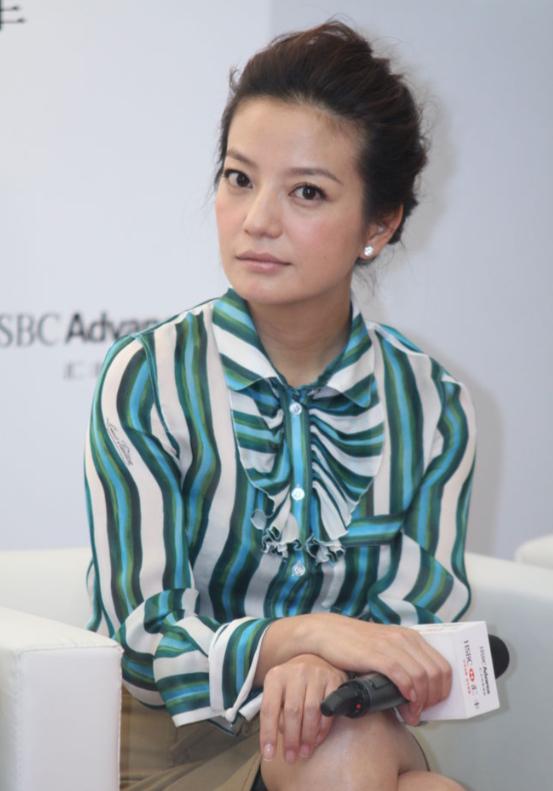 赵薇现在还在娱乐圈吗_赵薇投资做生意被封杀_赵薇转型投资做生意