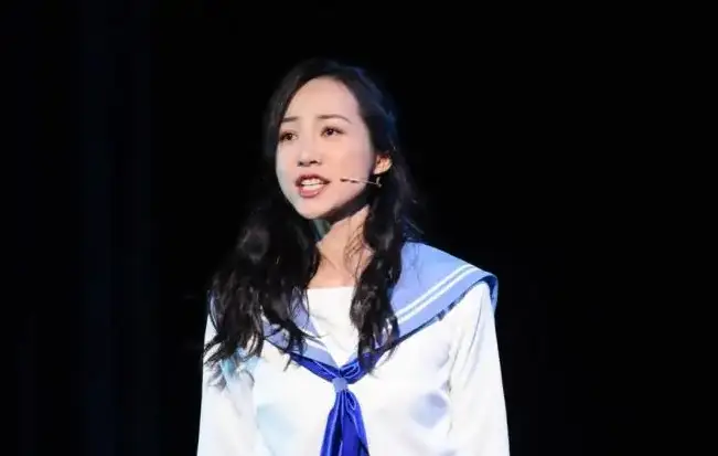 明星假唱事件_韩雪萨顶顶假唱门_女明星做假