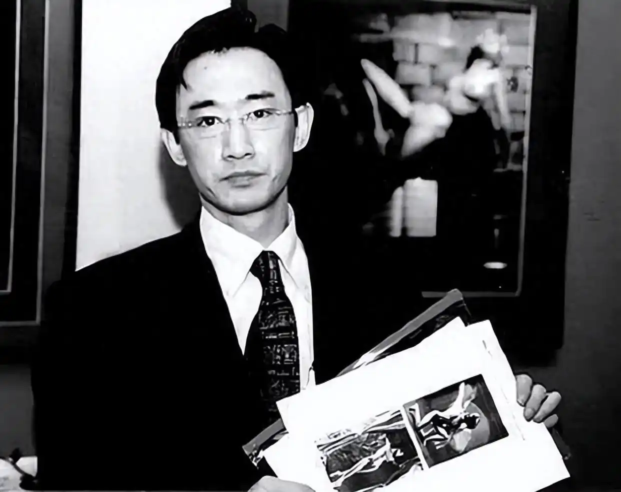 汤加丽艺术争议_汤加丽人体艺术写真_中国女明星人体艺术